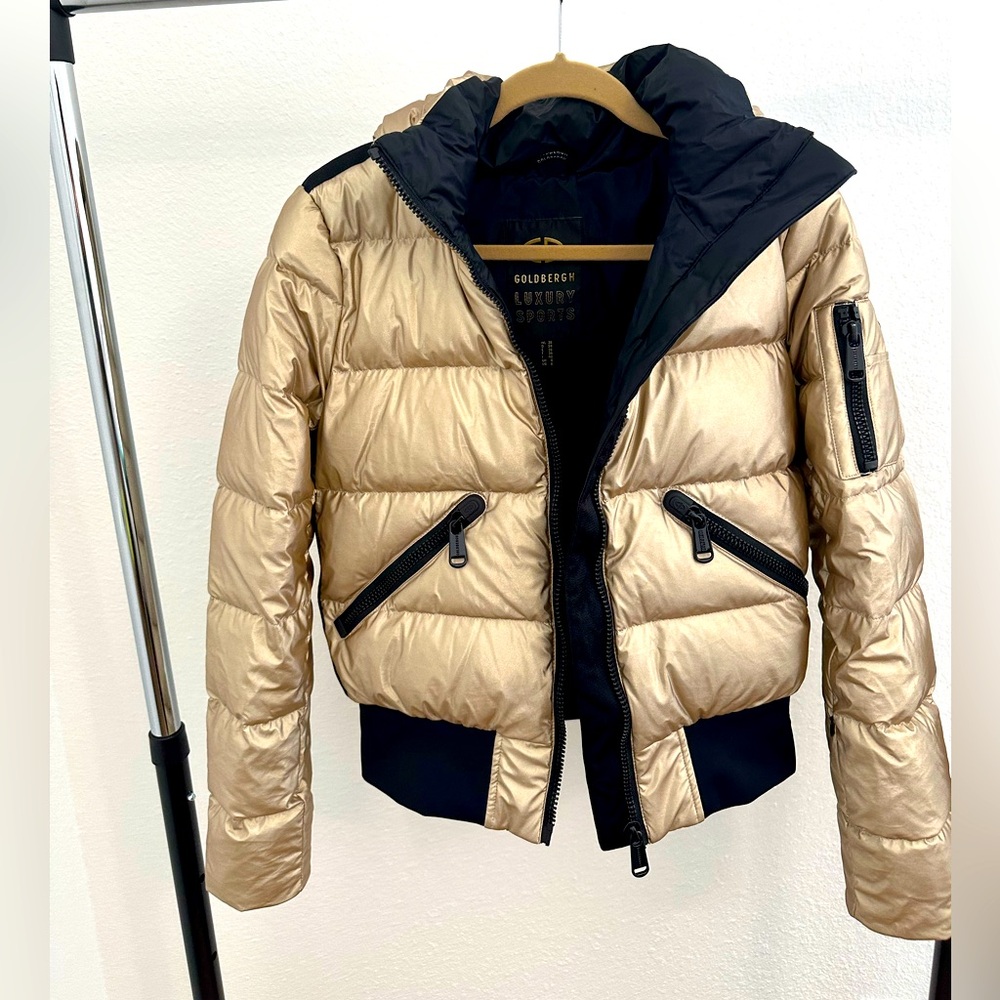 Goldberg Aura Hooded Quilted Ski Jacket Women’s with hood and star size US 6
